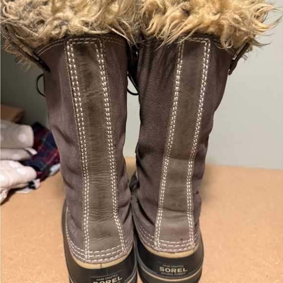 Women's Joan of Arctic Boots - Picture 2 of 4